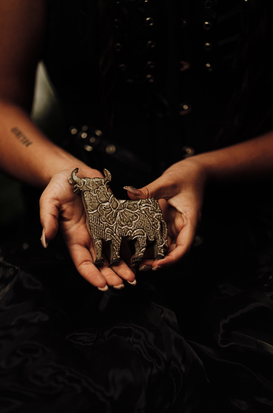 Toro pieza de cerámica x María José Llergo x Luis Torres