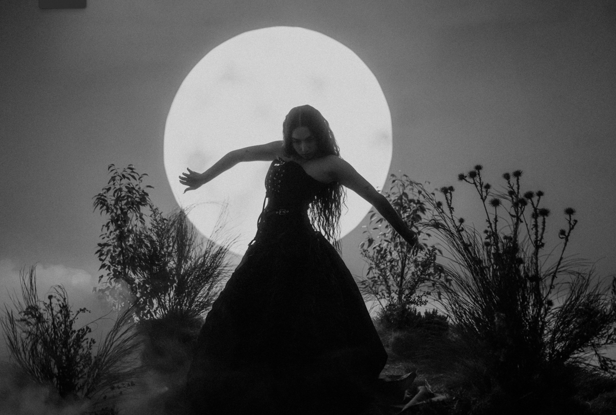 Toro pieza de cerámica x María José Llergo x Luis Torres